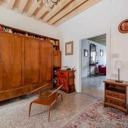 Lovely & Roomy Venetian X5! *