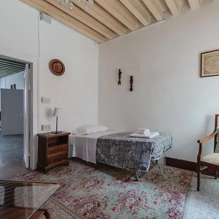 Lovely & Roomy Venetian X5! * Benátky