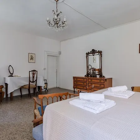 Lovely & Roomy Venetian X5! Benátky