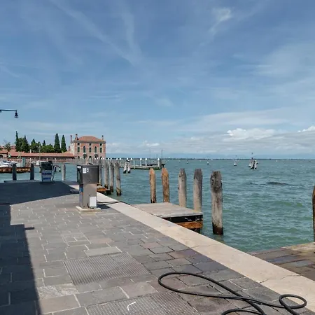 Lovely & Roomy Venetian X5! Venice